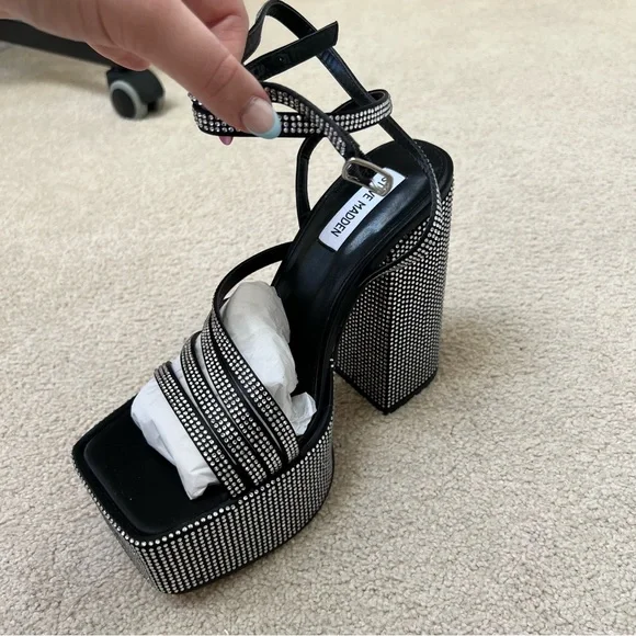 Steve Madden Cocktails platform sandals in rhinestones - Picture 5 of 7